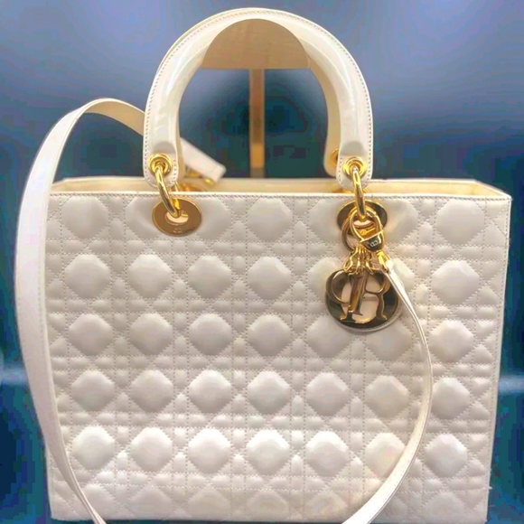 Lady Dior large . - Picture 3 of 10
